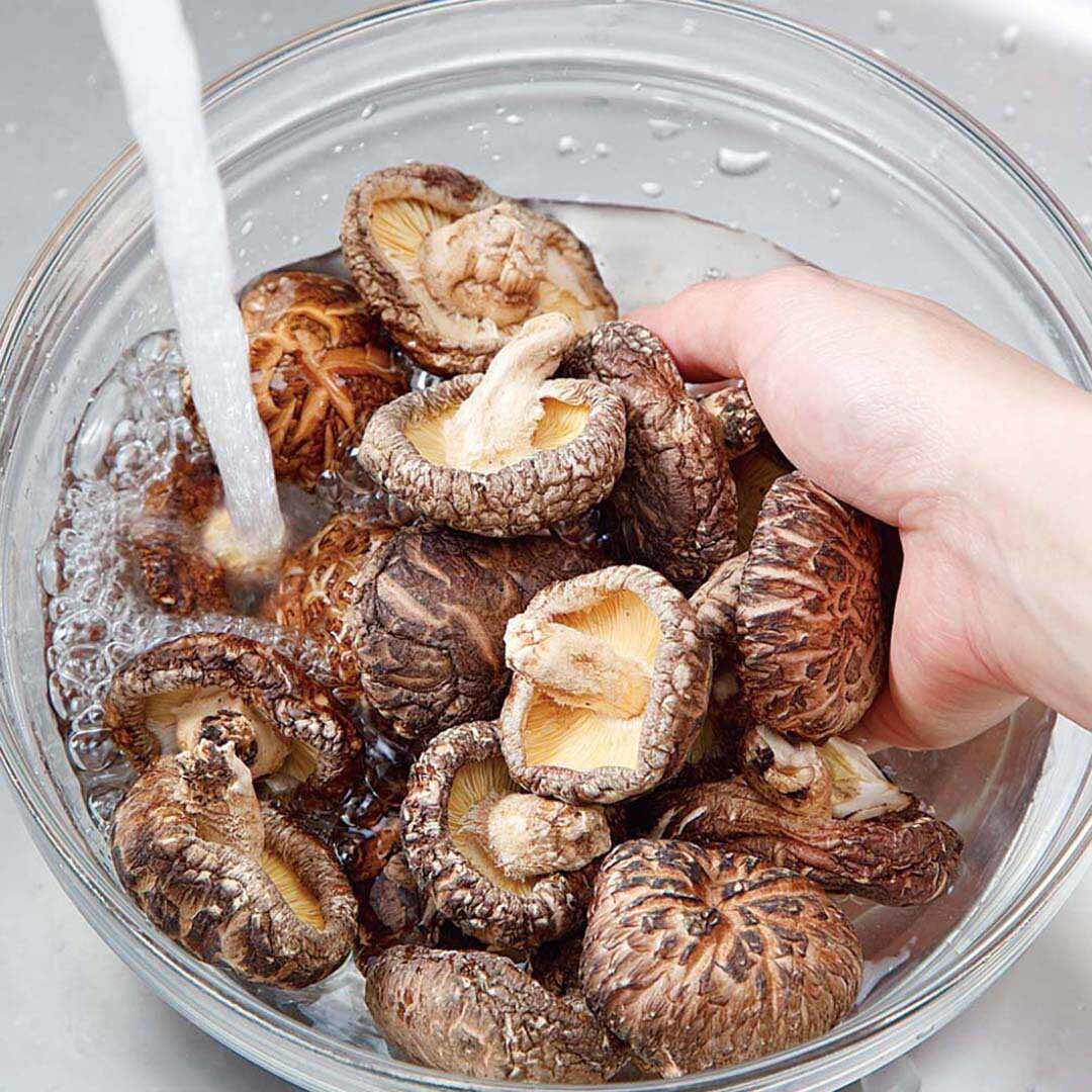 Shitake Mushroom Caps Whole - 8 Ounces - Whole Dried Japanese Shitake